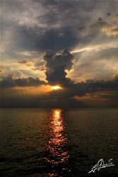 time for a sunset dive in Similan! by Adriano Trapani 